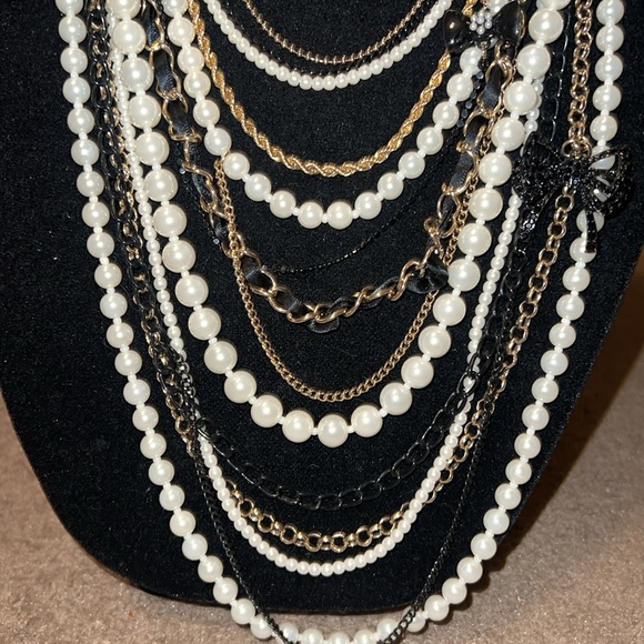 Super Rare Vintage  Betsey Johnson layered Pearl Strands Necklace - Picture 6 of 8
